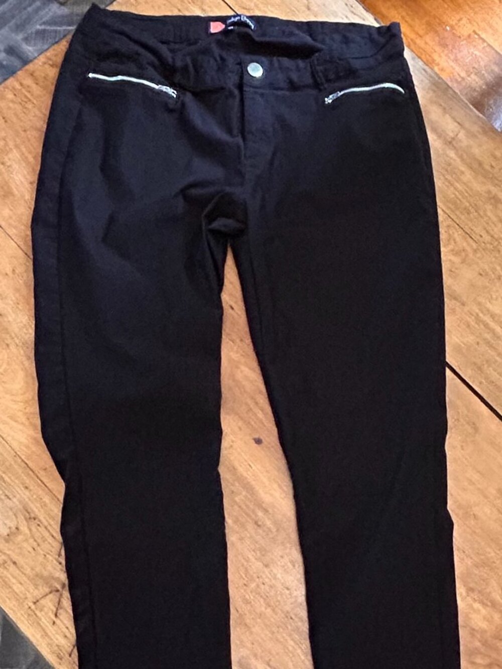 Women's black pants size 18, zipper detail on front, versatile wear